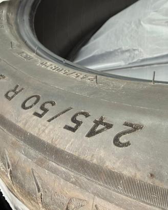 Pneumatico Michelin 245/50