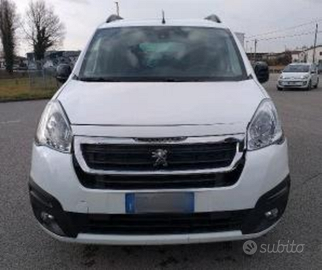 Peugeot Partner E6 trasporto disabili HDI