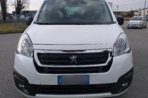 Peugeot Partner E6 trasporto disabili HDI