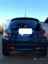 Lancia ypsilon eco chic gpl e benzina