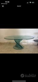 tavolo ovale interamente in vetro