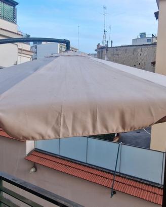 tenda da terrazzo, con apertura a manovella