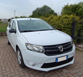 Dacia Sandero 1.2 16v - anche neopatenteati