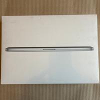 Scarola MacBook Pro vuota