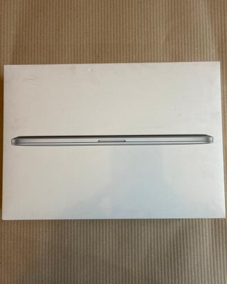 Scarola MacBook Pro vuota