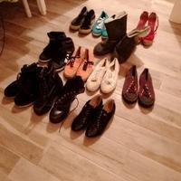 11 paia di scarpe usate