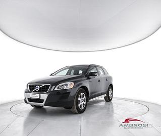 VOLVO XC60 D4 Momentum - PER OPERATORI DEL SETTO