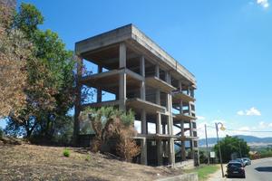 Intero fabbricato in Via F. Turati