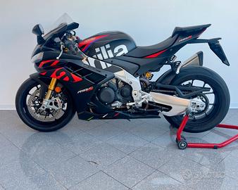 Aprilia RSV4 Factory