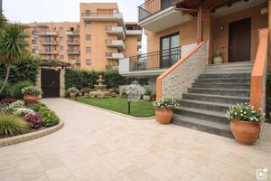 VILLA A SCHIERA A LUCERA