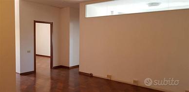 Immobile di 120 m² con 5 locali a Prato