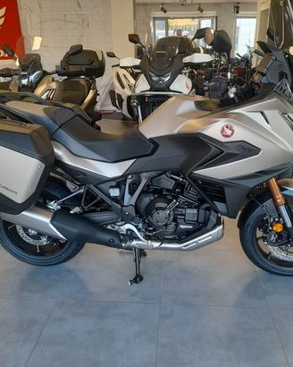Honda NT 1100 DCT 2025 ELETTRONIC SUSPENSION