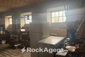 VESTOLA (PR) - CASA INDIPENDENTE CON TERRENO E BOS