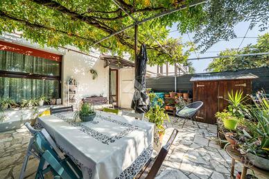 VILLA A SCHIERA A MODENA