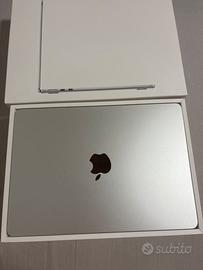 MacBook Air 13” M2 16GB RAM 256GB - Argento