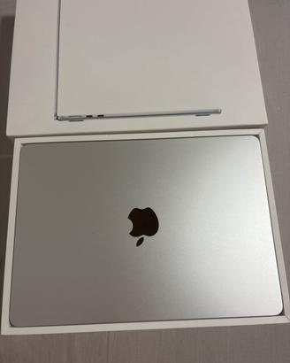 MacBook Air 13” M2 16GB RAM 256GB - Argento