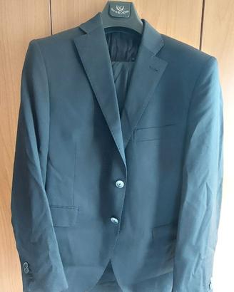 Completo elegante da uomo per eventi