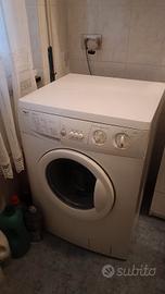 Lavatrice, divano, poltrona, vetrina, mobile ingr.