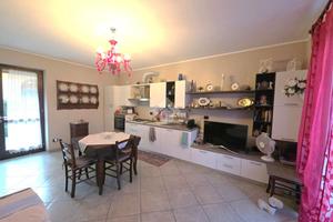 2 LOCALI A GASSINO TORINESE