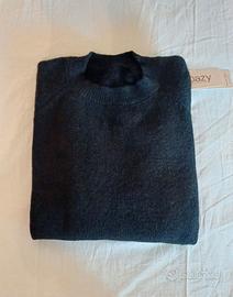 Maglione nuovo con cartellino