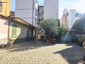 CASA SEMINDIPENDENTE A POMIGLIANO D'ARCO