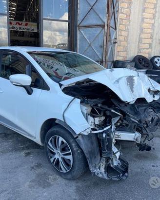 Ricambi Renault Clio 1.2 benz 75cv del 2014