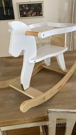 Cavallino a dondolo in legno