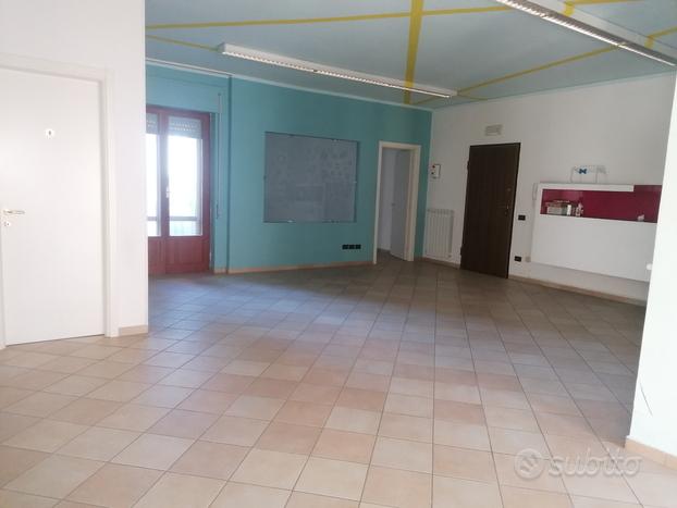 598740 Nel Centro di Crotone Appartamento mq. 155