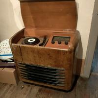 giradischi con mobile antico