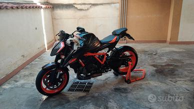 KTM superduke 1290 r 3.0 completo akra 