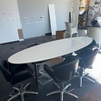 Tavolo in vetro per saloni