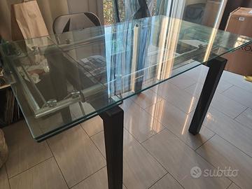 Tavolo in cristallo