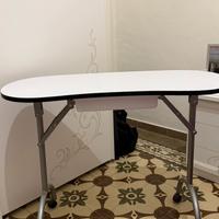 Tavolo richiudibile per unghie