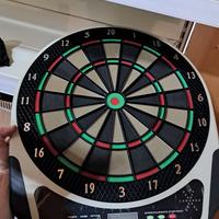 freccette con segnapunti e una 10 di frecce