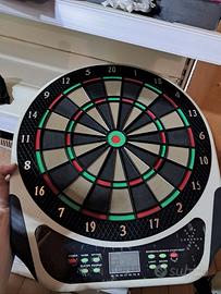 freccette con segnapunti e una 10 di frecce