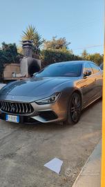 Maserati ghibli benzina gransport 