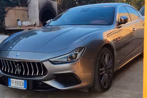Maserati ghibli benzina gransport 