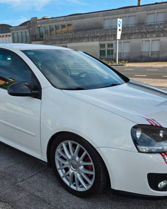 Volkswagen Golf GTD anno 2008 con 313.500 Motore s