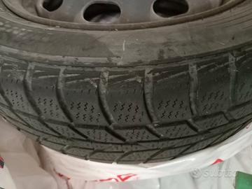 cerchi in ferro da 15"  con pneumatici