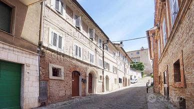 CENTRO STORICO - POSIZIONE STRATEGICA - INV