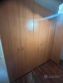 Armadio modulare angolare grande e funzionale