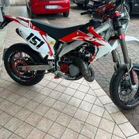 Hm crf 125 omologato 2 posti versione motard