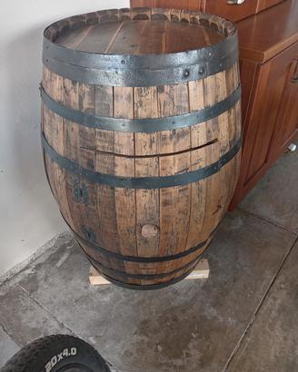 Botte adibita a cantinetta 