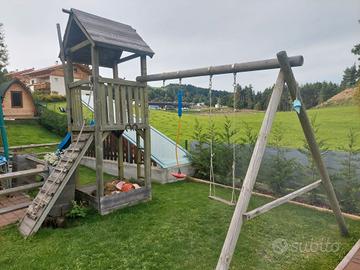 struttura in legno con scivolo