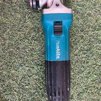 SMERIGLIATRICE ANGOLARE COMPATTA MAKITA