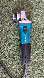SMERIGLIATRICE ANGOLARE COMPATTA MAKITA