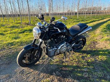 Yamaha MT-01 super accessoriata