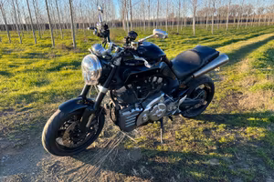 Yamaha MT-01 super accessoriata