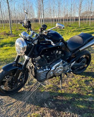 Yamaha MT-01 super accessoriata