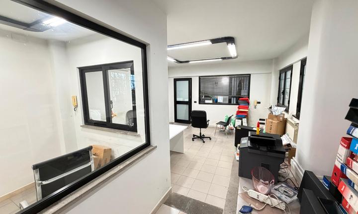 Talenti locale ufficio/magazzino